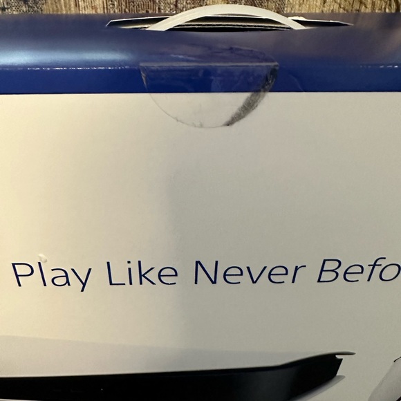 Sony PS5 - 825 GB with Disc Tray *NEW IN BOX FACTORY SEALED* - Picture 4 of 5